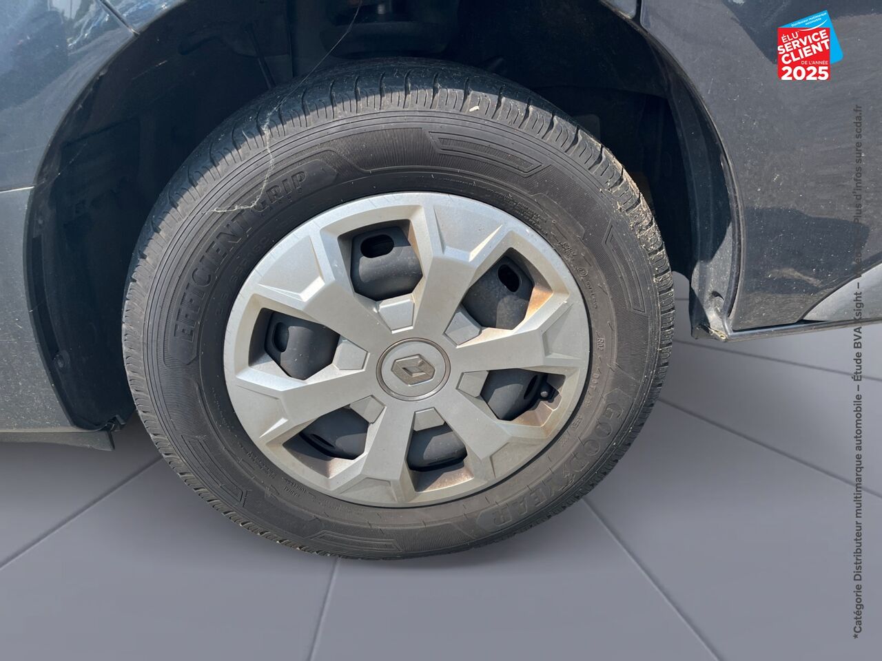 Véhicule d'occasion RENAULT TRAFIC COMBI L2 2.0 BLUE DCI 150CH SS INTENS 8 PLACES chez Hyundai Epernay