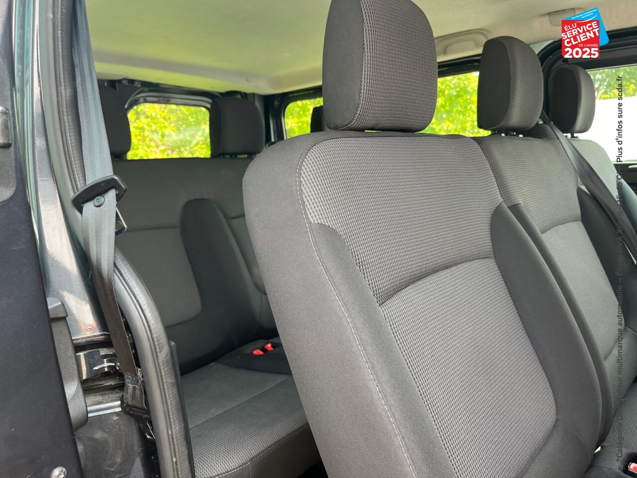 Véhicule d'occasion RENAULT TRAFIC COMBI L2 2.0 BLUE DCI 150CH SS INTENS 8 PLACES chez Hyundai Epernay