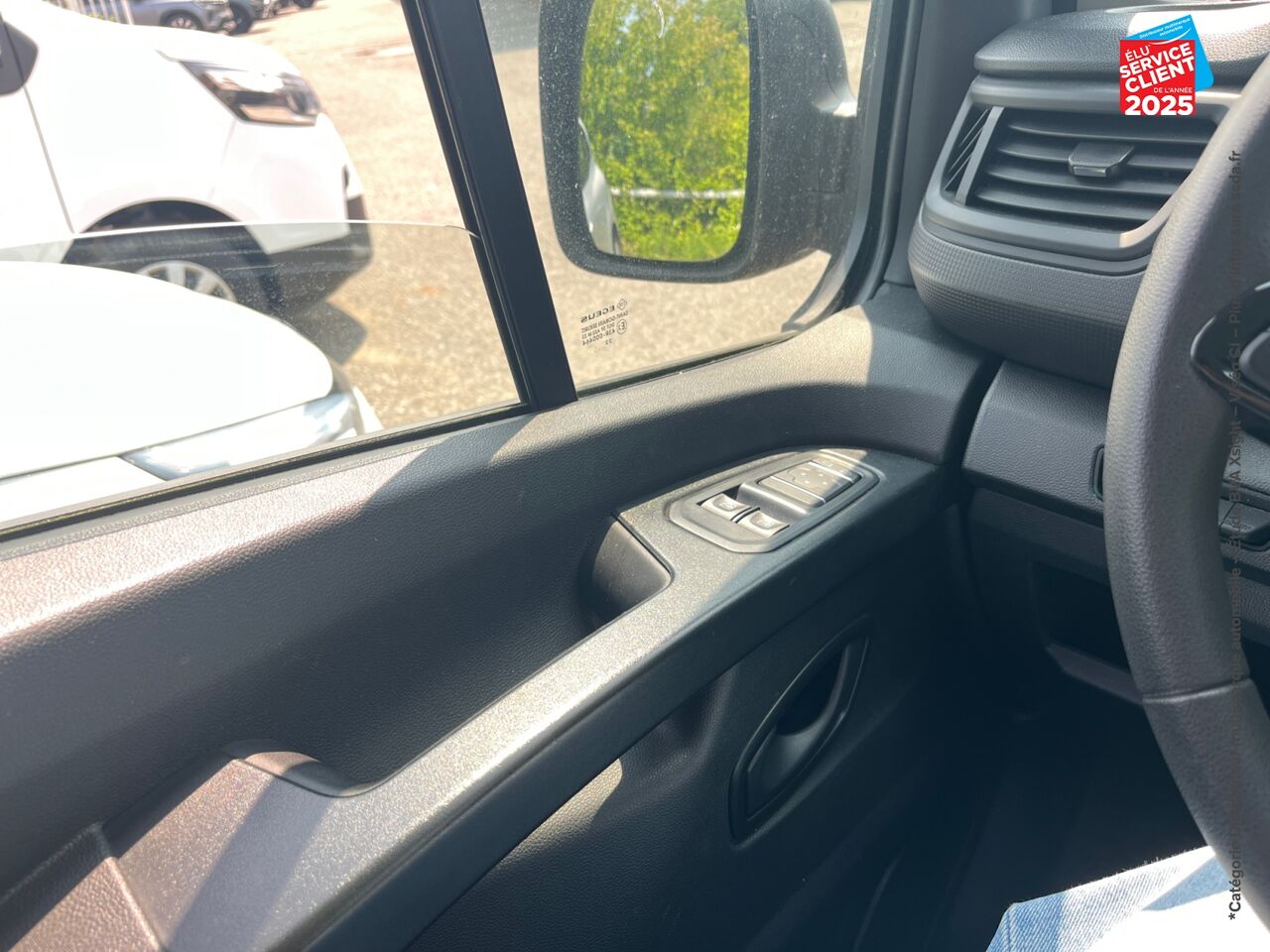 Véhicule d'occasion RENAULT TRAFIC COMBI L2 2.0 BLUE DCI 150CH SS INTENS 8 PLACES chez Hyundai Epernay