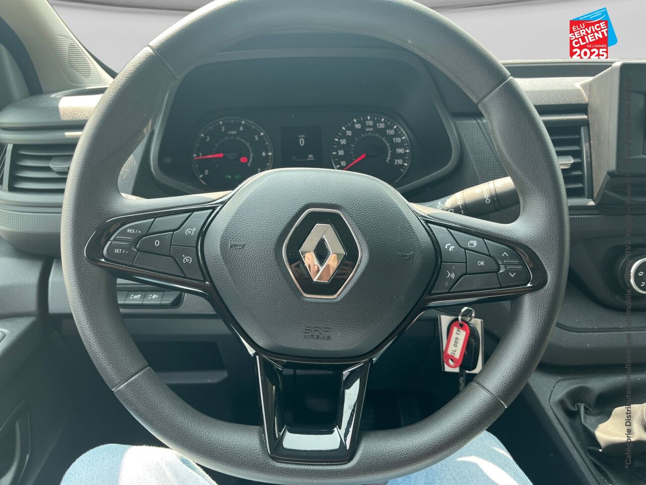 Véhicule d'occasion RENAULT TRAFIC COMBI L2 2.0 BLUE DCI 150CH SS INTENS 8 PLACES chez Hyundai Epernay