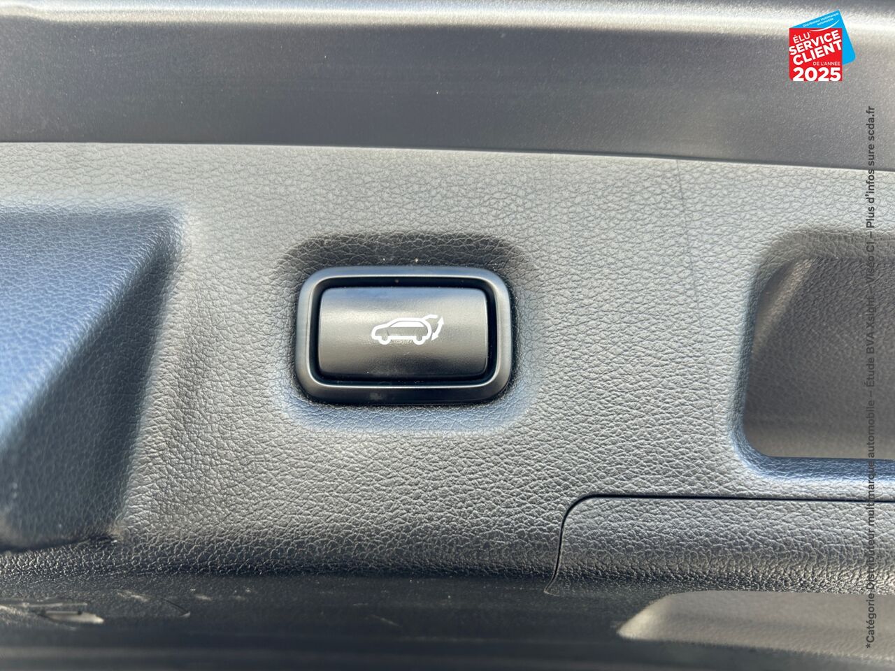 Véhicule d'occasion HYUNDAI SANTA FE 2.2 CRDI 202CH EXECUTIVE DCT-8 TPANO SIEGE CHAUF VENTIL VOLANT CHAUF CAMERA GPS chez Renault Saint-Louis