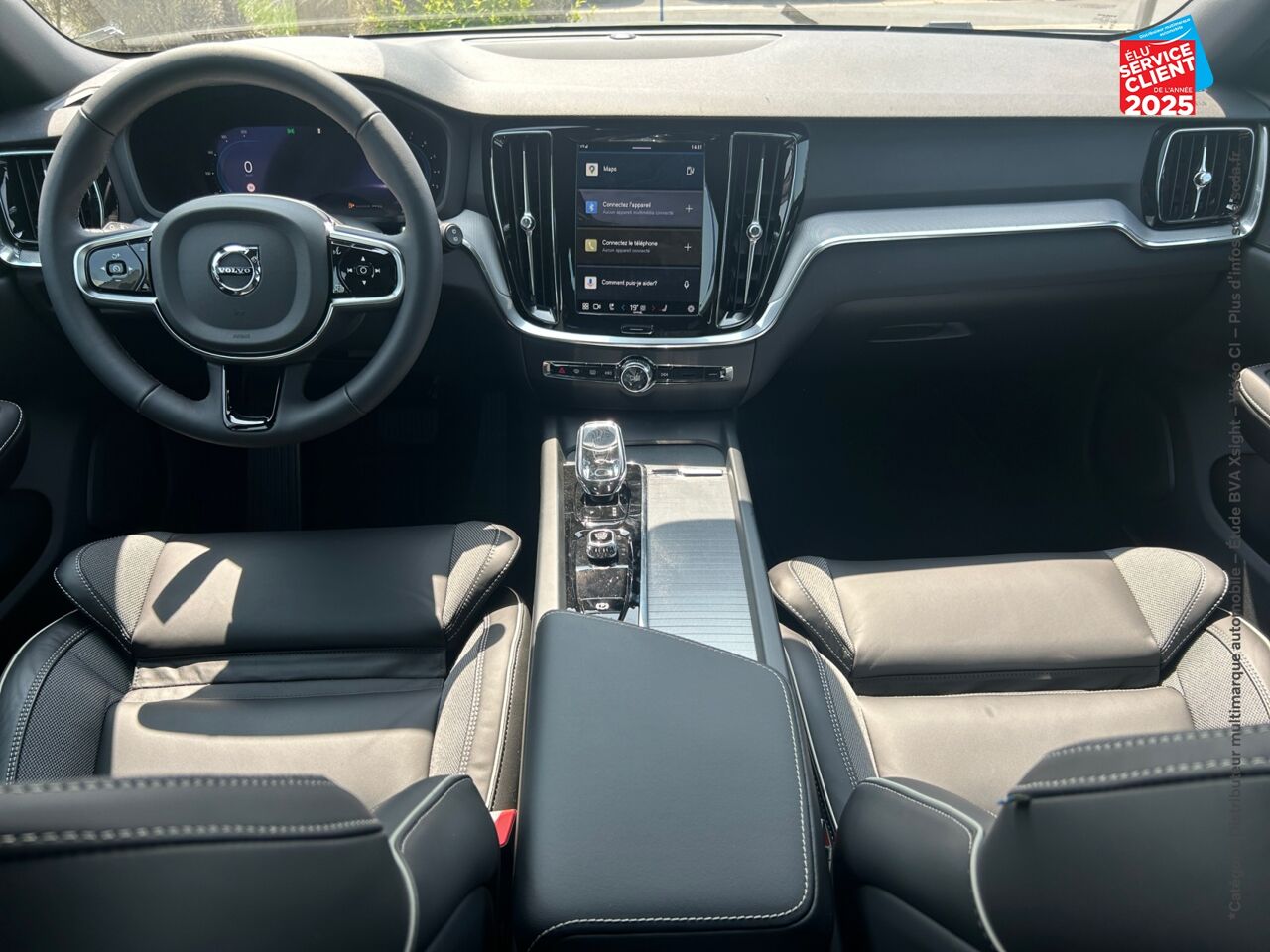 Véhicule d'occasion VOLVO V60 B3 163CH PLUS STYLE DARK DCT 7 chez Renault Sélestat