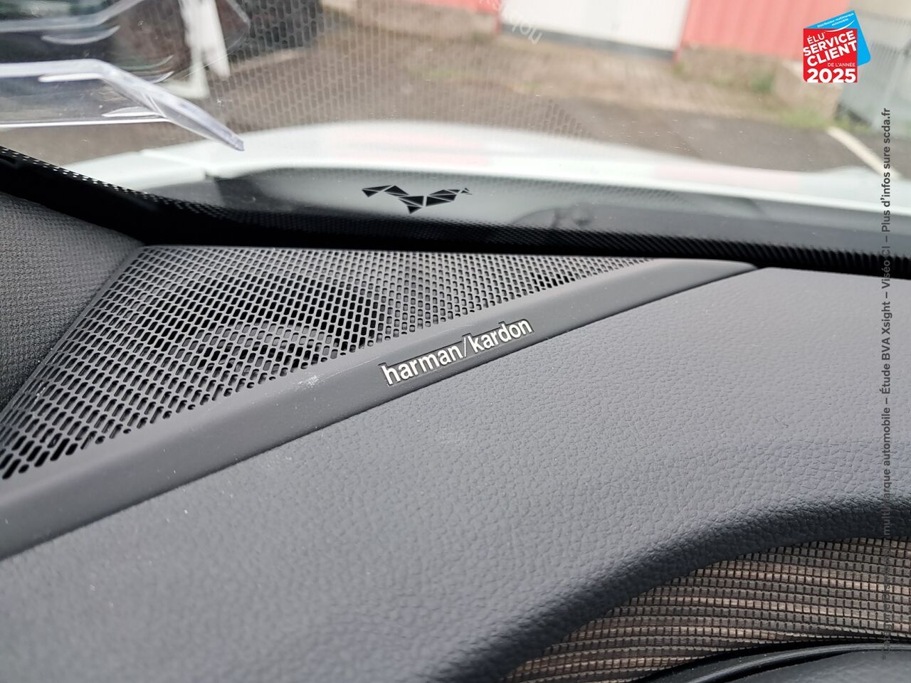 Véhicule d'occasion RENAULT MEGANE E-TECH ELECTRIC EV60 220CH ICONIC SUPER CHARGE chez Renault Saint-Louis