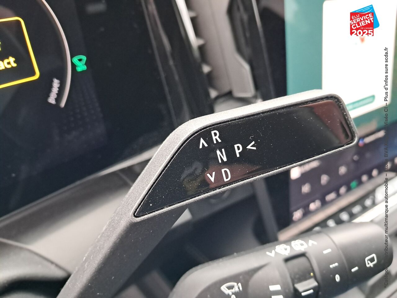 Véhicule d'occasion RENAULT MEGANE E-TECH ELECTRIC EV60 220CH ICONIC SUPER CHARGE chez Renault Saint-Louis