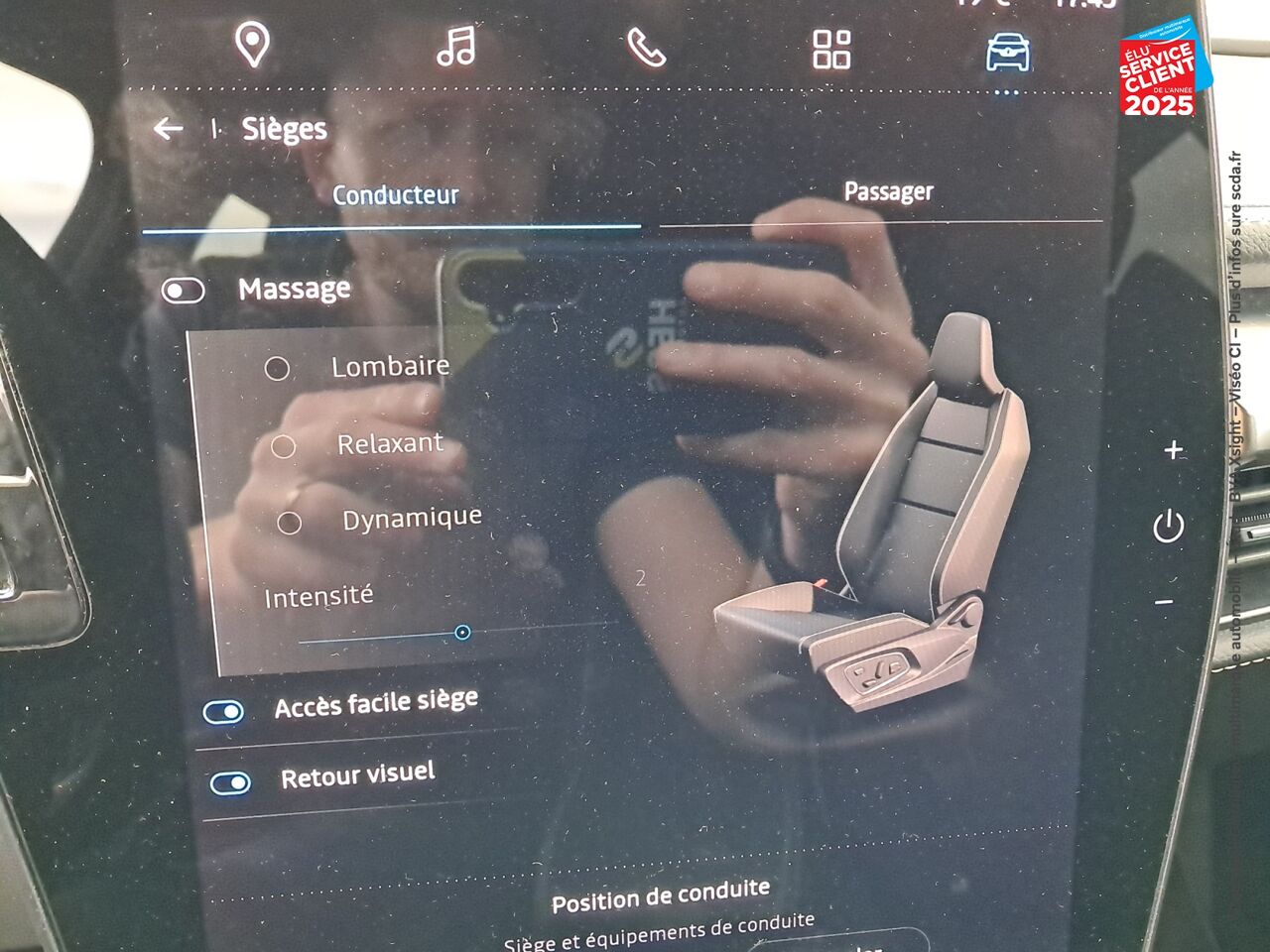 Véhicule d'occasion RENAULT MEGANE E-TECH ELECTRIC EV60 220CH ICONIC SUPER CHARGE chez Renault Saint-Louis