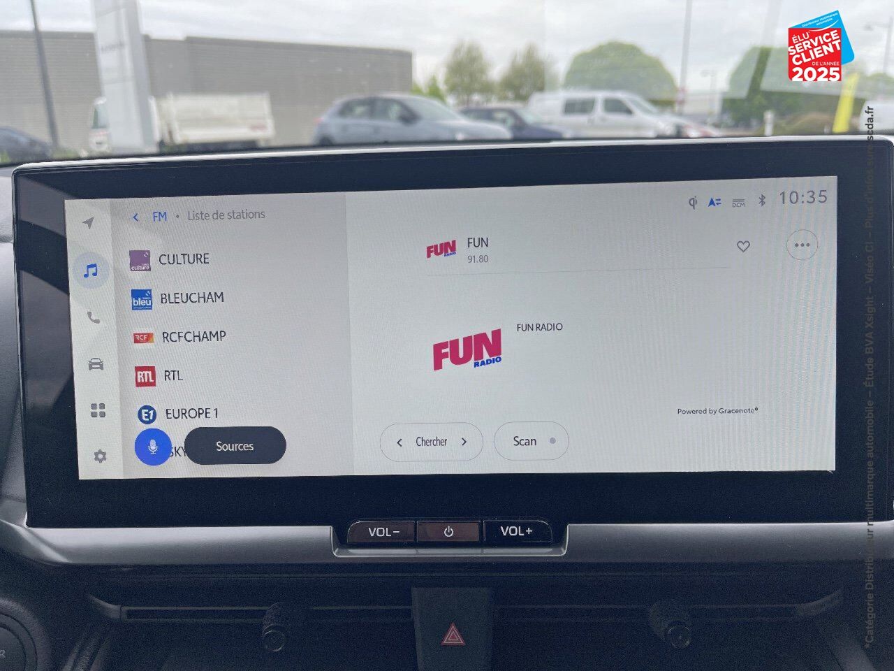 Véhicule neuf TOYOTA C-HR 2.0 HYBRIDE RECHARGEABLE 225CH DESIGN NG23 chez Toyota Saint Dizier