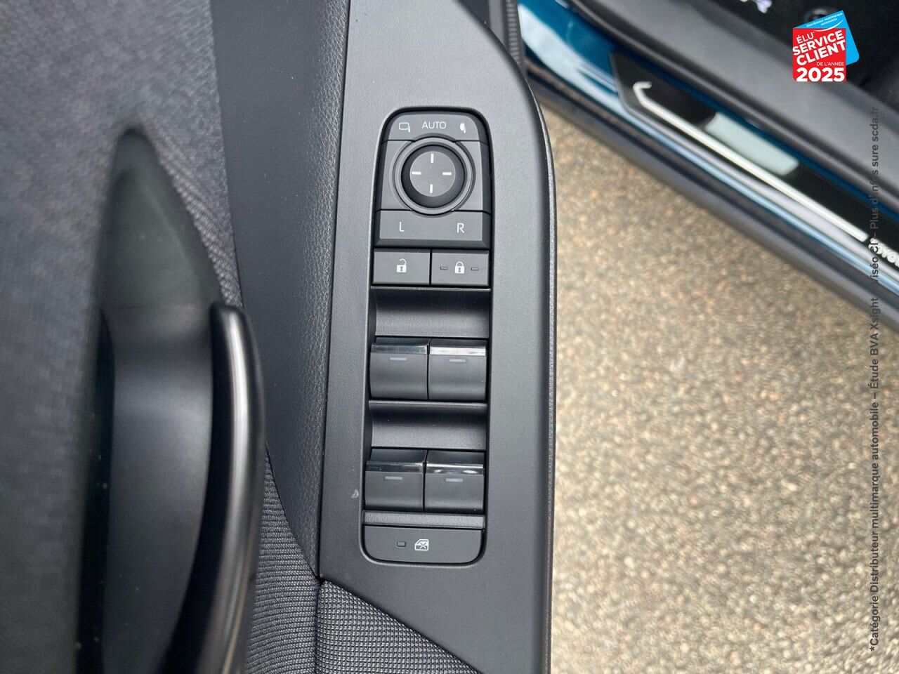 Véhicule neuf TOYOTA C-HR 2.0 HYBRIDE RECHARGEABLE 225CH DESIGN NG23 chez Toyota Saint Dizier