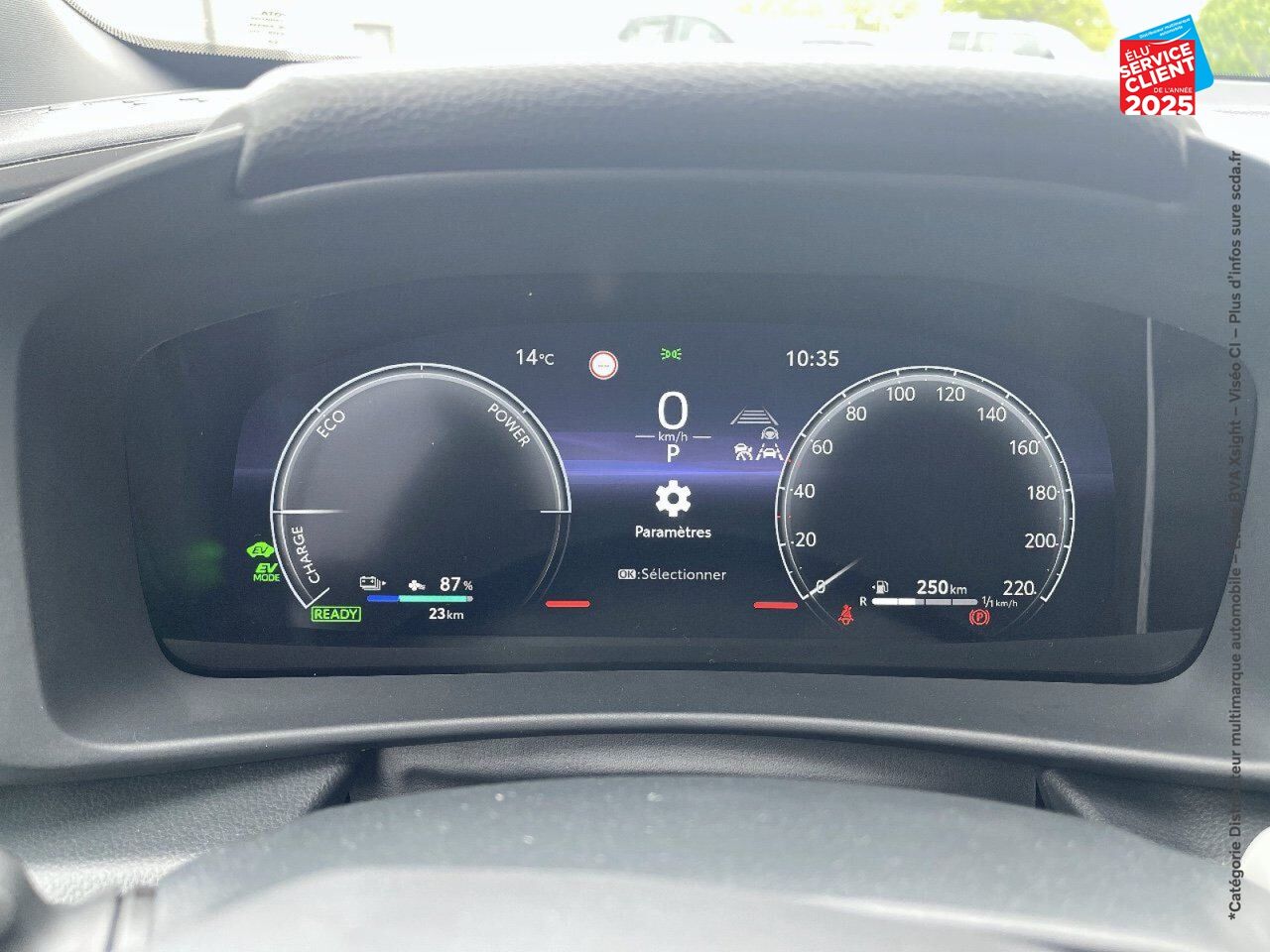 Véhicule neuf TOYOTA C-HR 2.0 HYBRIDE RECHARGEABLE 225CH DESIGN NG23 chez Toyota Saint Dizier