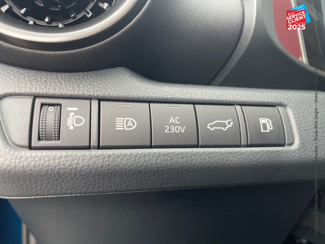 Véhicule neuf TOYOTA C-HR 2.0 HYBRIDE RECHARGEABLE 225CH DESIGN NG23 chez Toyota Saint Dizier