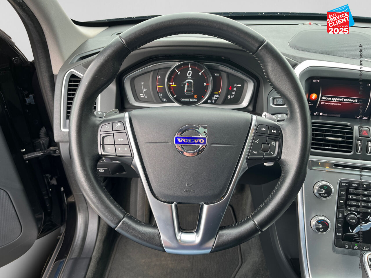 Véhicule d'occasion VOLVO XC60 D4 190CH SIGNATURE EDITION GEARTRONIC chez BMW Lons le Saunier
