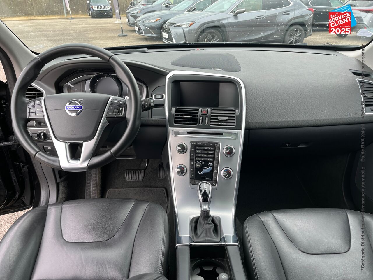 Véhicule d'occasion VOLVO XC60 D4 190CH SIGNATURE EDITION GEARTRONIC chez BMW Lons le Saunier