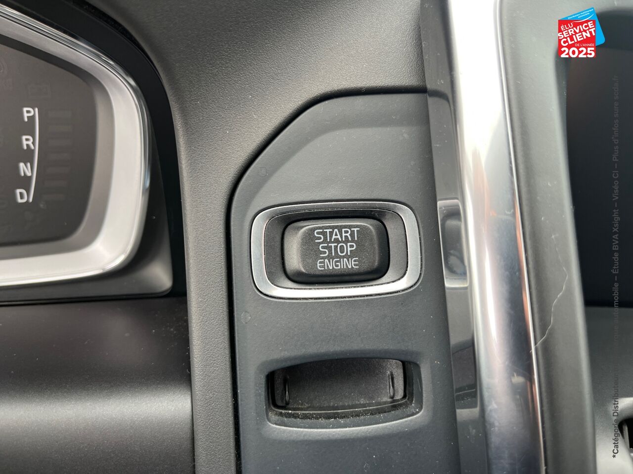 Véhicule d'occasion VOLVO XC60 D4 190CH SIGNATURE EDITION GEARTRONIC chez BMW Lons le Saunier