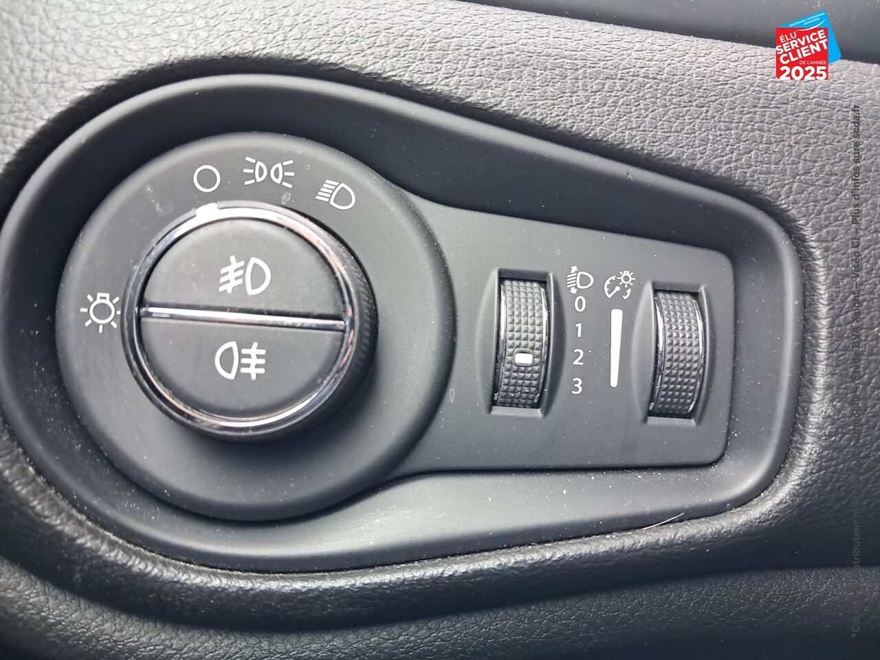 Véhicule d'occasion JEEP RENEGADE 1.6 MULTIJET S/S 120CH LIMITED GPS chez Hyundai Epernay
