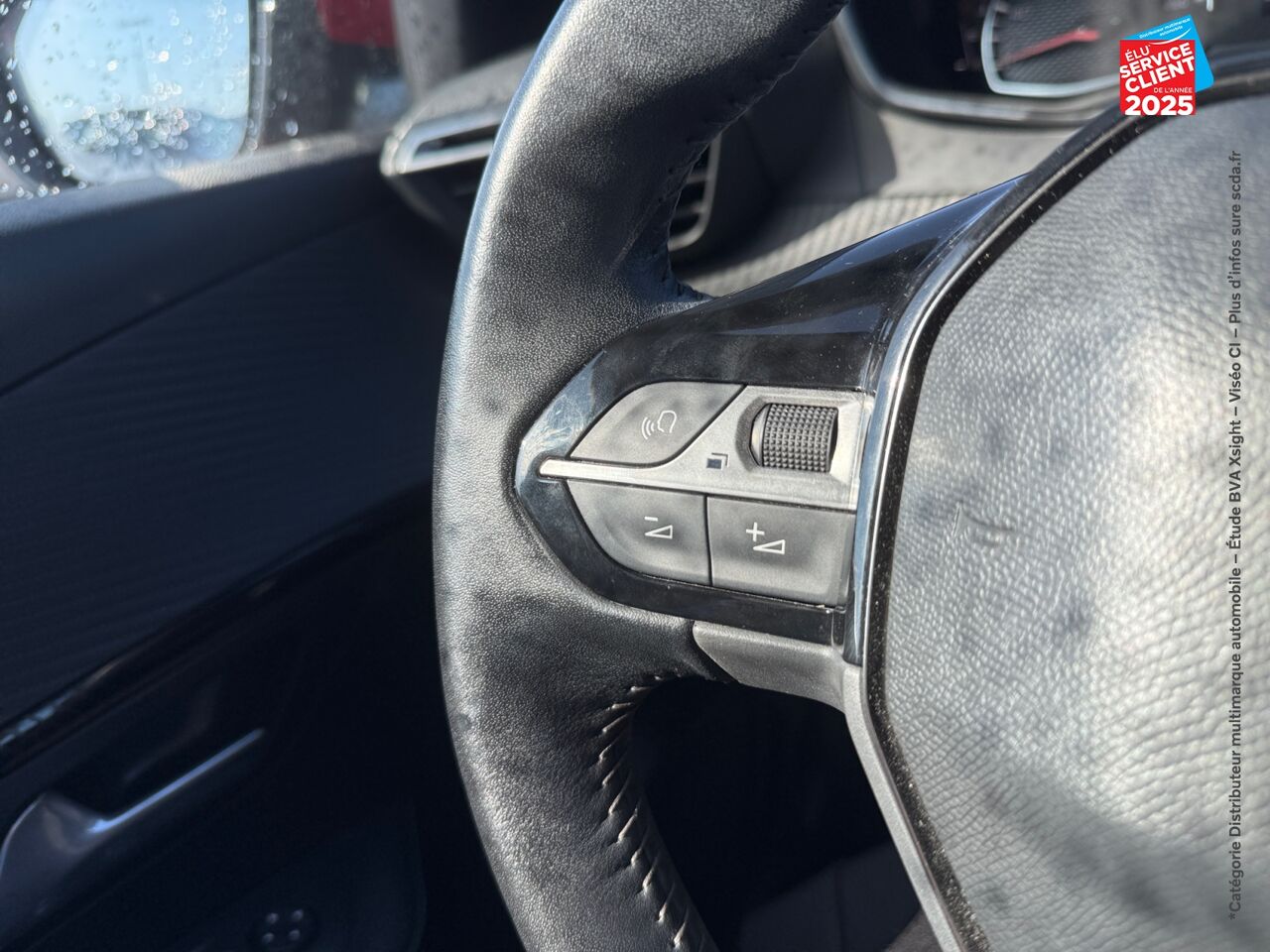 Véhicule d'occasion PEUGEOT 208 1.2 PURETECH 100CH S/S ALLURE 118G GPS RADAR AR CARPLAY chez Toyota Thionville