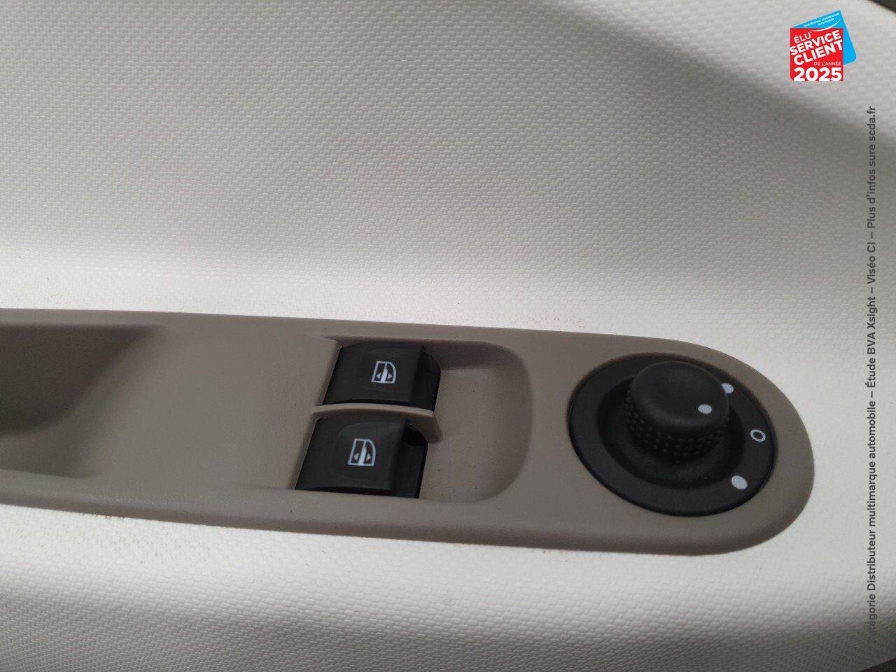 Véhicule d'occasion RENAULT ZOE CITY CHARGE NORMALE R90 chez Opel Verdun