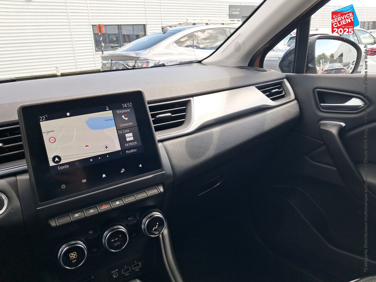 Véhicule d'occasion RENAULT CAPTUR 1.3 TCE 140CH FAP INTENS EDC -21 chez Hyundai Epernay