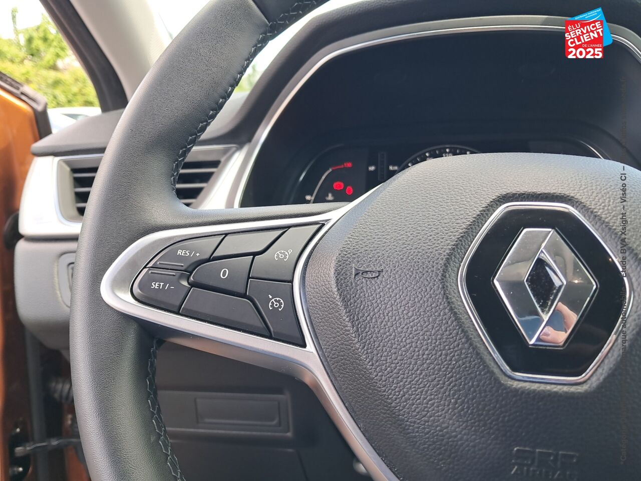 Véhicule d'occasion RENAULT CAPTUR 1.3 TCE 140CH FAP INTENS EDC -21 chez Hyundai Epernay