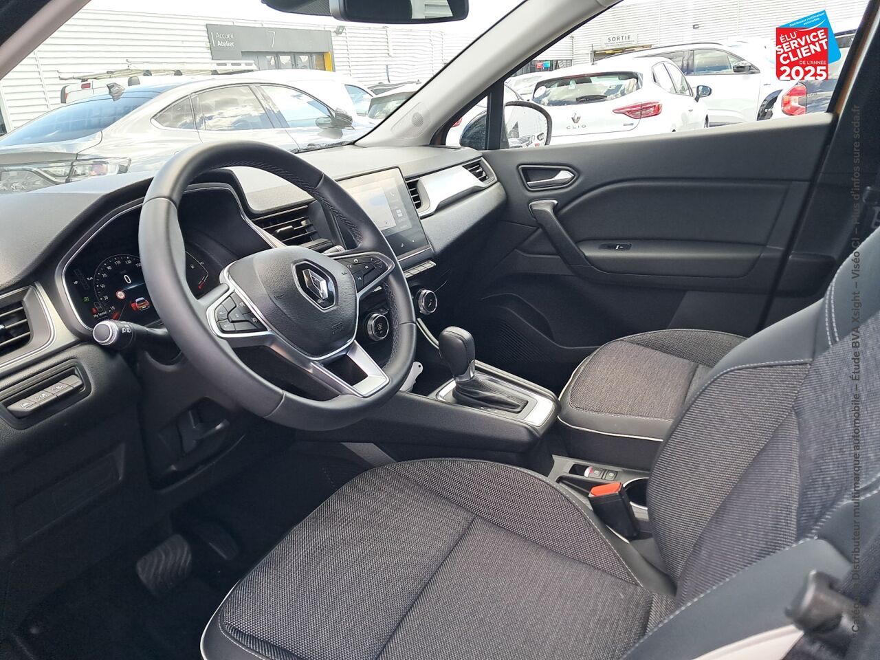 Véhicule d'occasion RENAULT CAPTUR 1.3 TCE 140CH FAP INTENS EDC -21 chez Hyundai Epernay