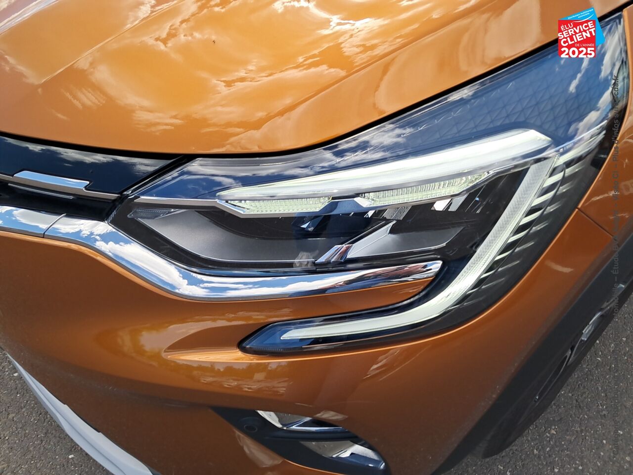 Véhicule d'occasion RENAULT CAPTUR 1.3 TCE 140CH FAP INTENS EDC -21 chez Hyundai Epernay