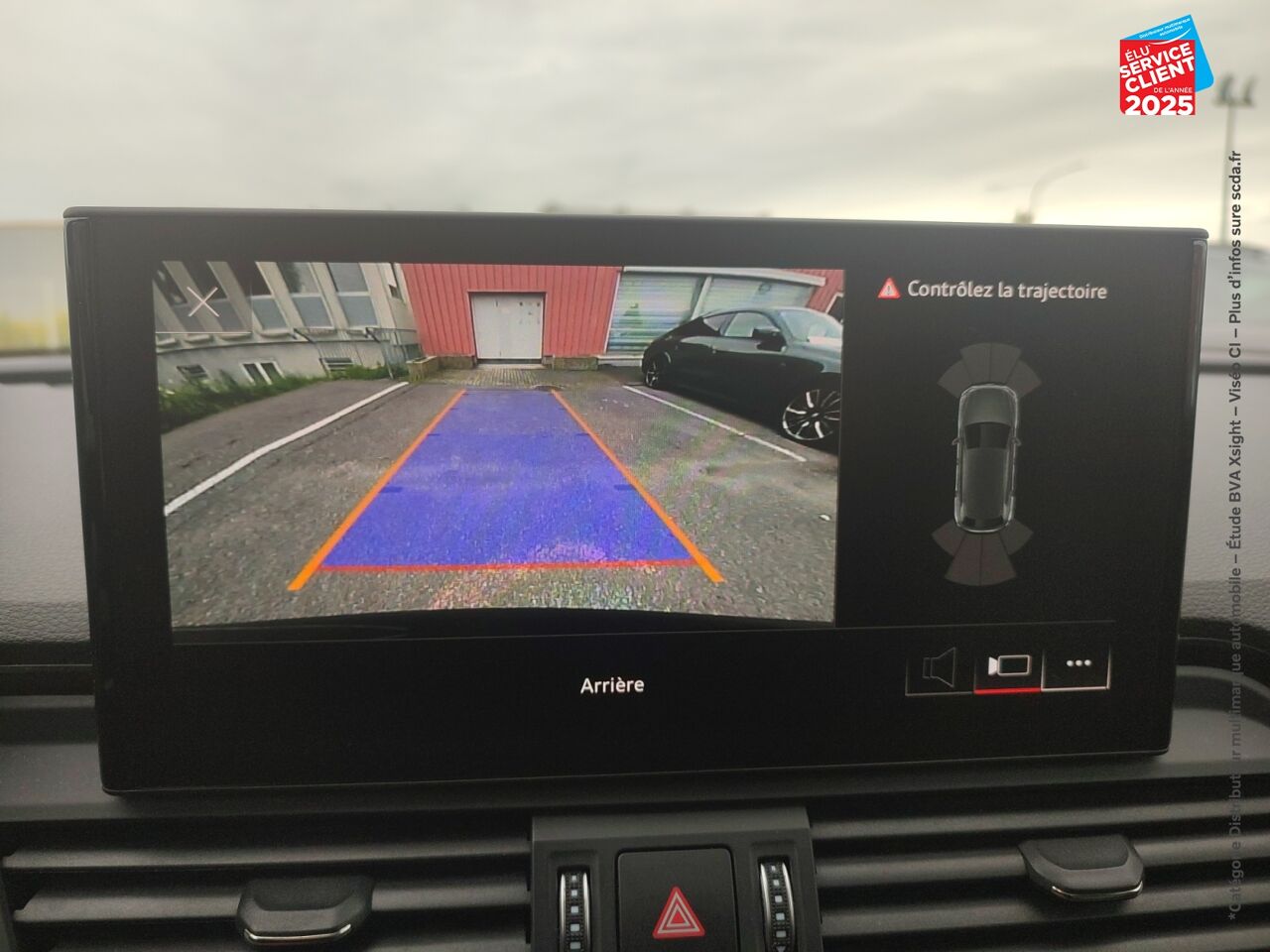Véhicule d'occasion AUDI Q5 35 TDI MILD HYBRID 163CH S LINE S TRONIC 7 chez Toyota Verdun