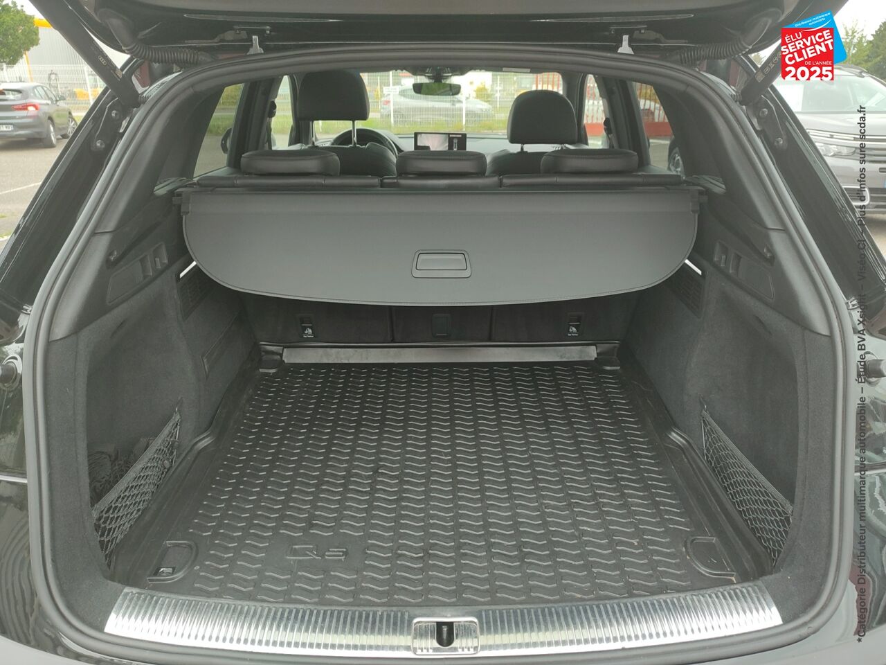 Véhicule d'occasion AUDI Q5 35 TDI MILD HYBRID 163CH S LINE S TRONIC 7 chez Toyota Verdun