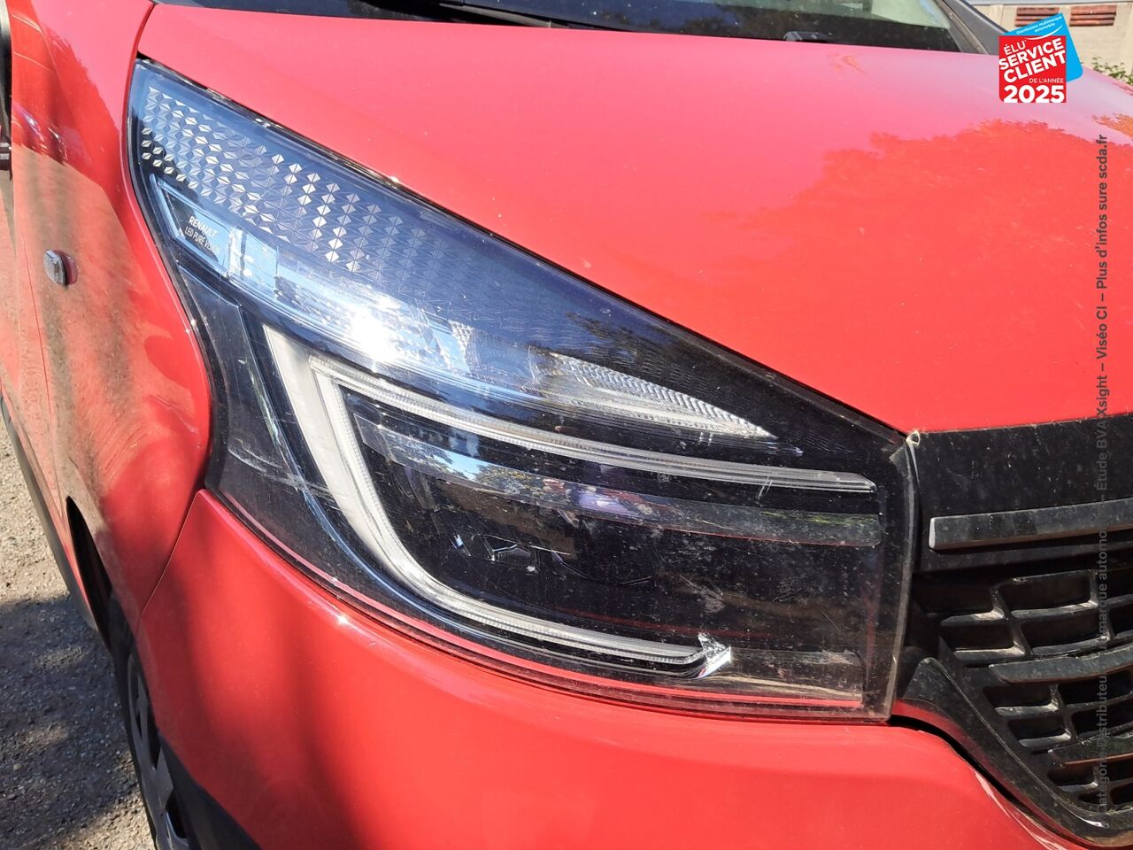 Véhicule d'occasion RENAULT TRAFIC COMBI L1 2.0 DCI 120CH S/S ZEN 8 PLACES chez Renault Colmar
