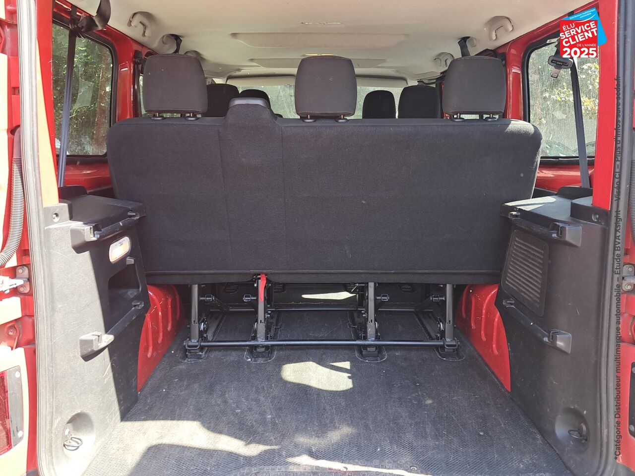Véhicule d'occasion RENAULT TRAFIC COMBI L1 2.0 DCI 120CH S/S ZEN 8 PLACES chez Renault Colmar