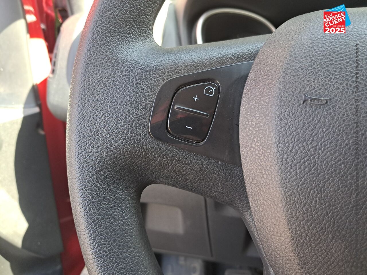 Véhicule d'occasion RENAULT TRAFIC COMBI L1 2.0 DCI 120CH S/S ZEN 8 PLACES chez Renault Colmar