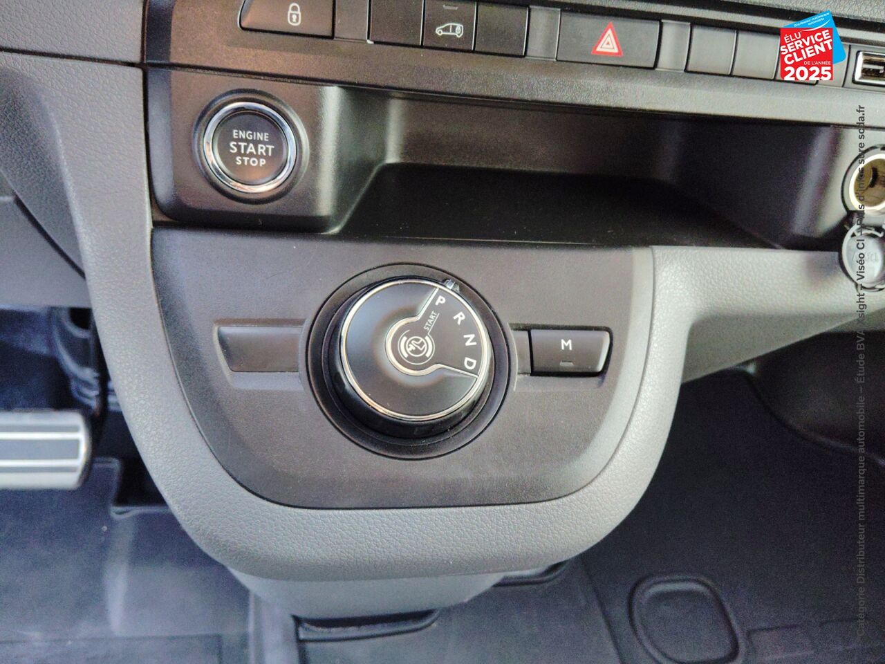 Véhicule d'occasion PEUGEOT EXPERT FG STANDARD 2.0 BLUEHDI 180CH S/S ASPHALT EAT8 CAMERA CARPLAY chez Renault Saint-Louis