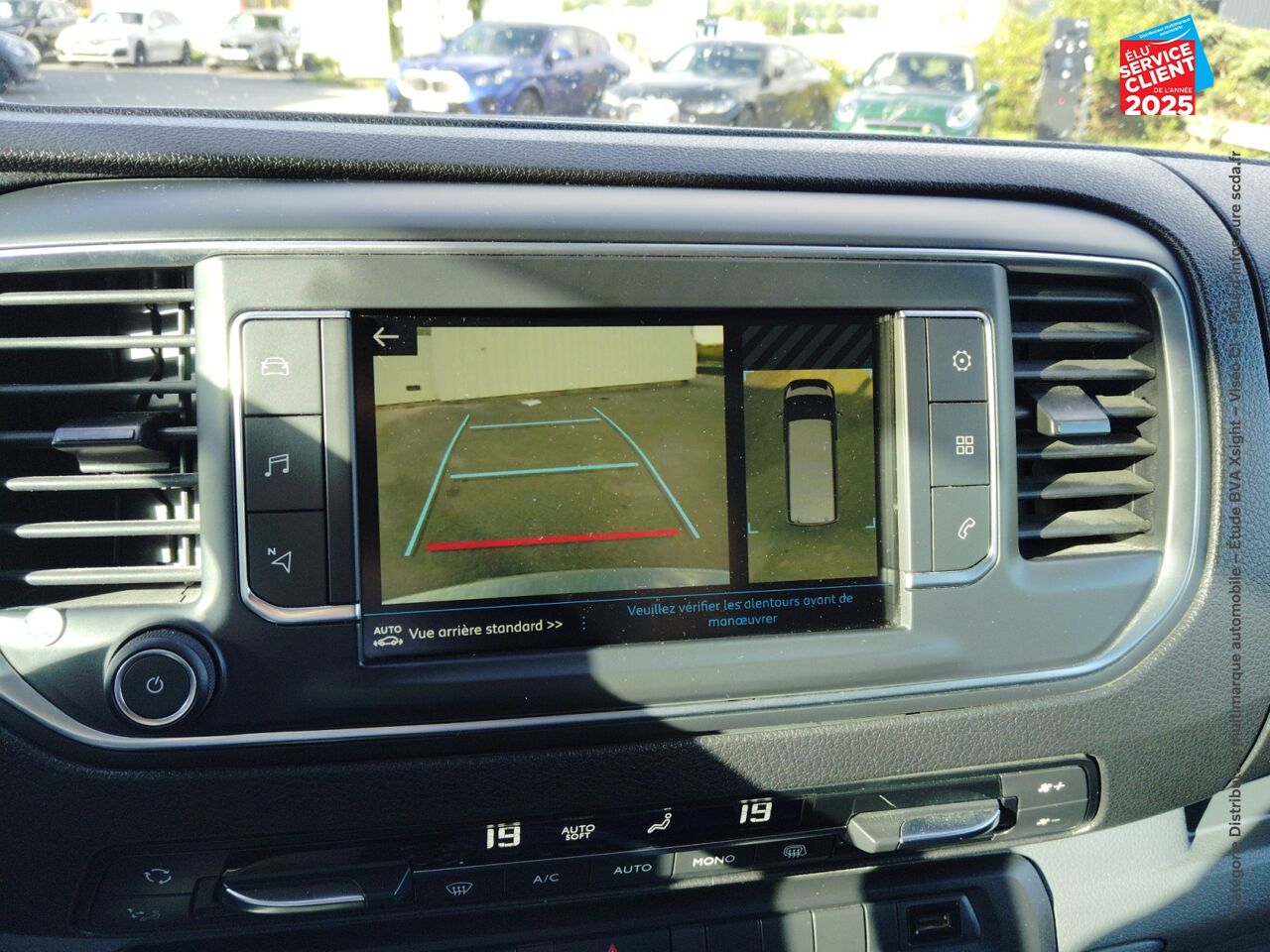Véhicule d'occasion PEUGEOT EXPERT FG STANDARD 2.0 BLUEHDI 180CH S/S ASPHALT EAT8 CAMERA CARPLAY chez Renault Saint-Louis