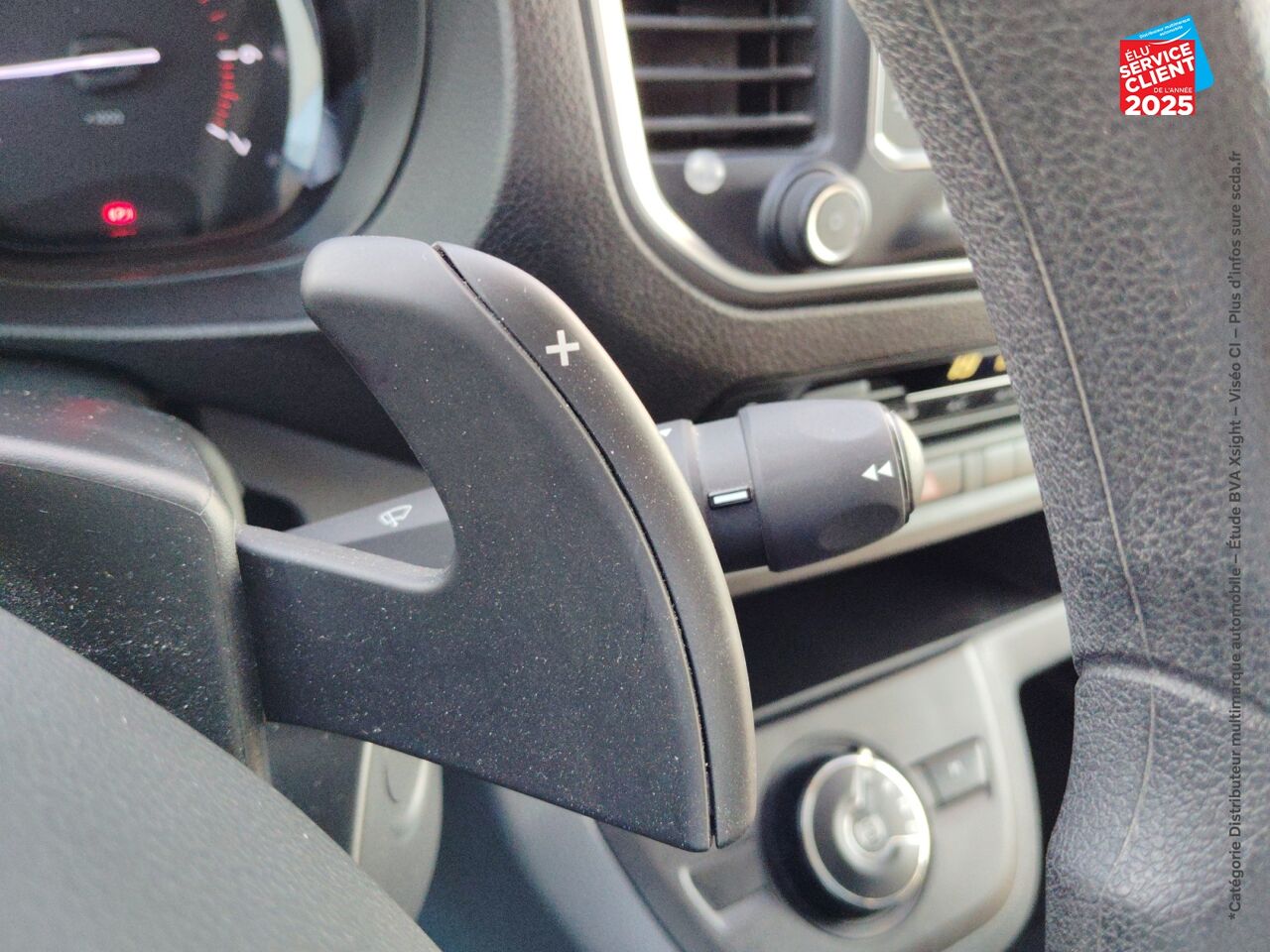 Véhicule d'occasion PEUGEOT EXPERT FG STANDARD 2.0 BLUEHDI 180CH S/S ASPHALT EAT8 CAMERA CARPLAY chez Renault Saint-Louis