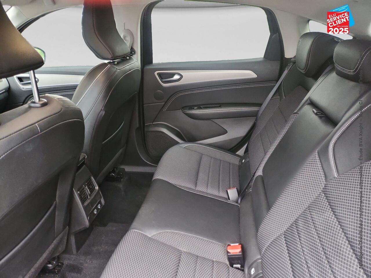 Véhicule d'occasion RENAULT ARKANA 1.3 TCE MILD HYBRID 140CH TECHNO EDC -22 chez Opel Charleville