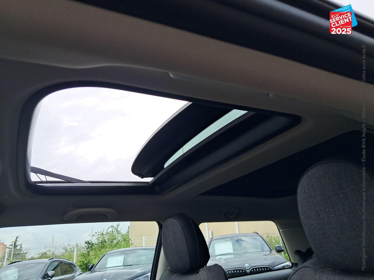 Véhicule d'occasion MINI MINI COOPER 136CH EDITION GREENWICH 115G TOUVRANT GPS CARPLAY chez BMW Pontarlier