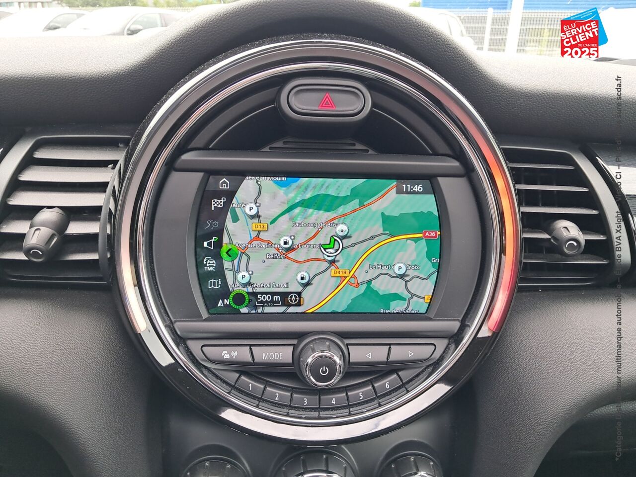 Véhicule d'occasion MINI MINI COOPER 136CH EDITION GREENWICH 115G TOUVRANT GPS CARPLAY chez BMW Pontarlier