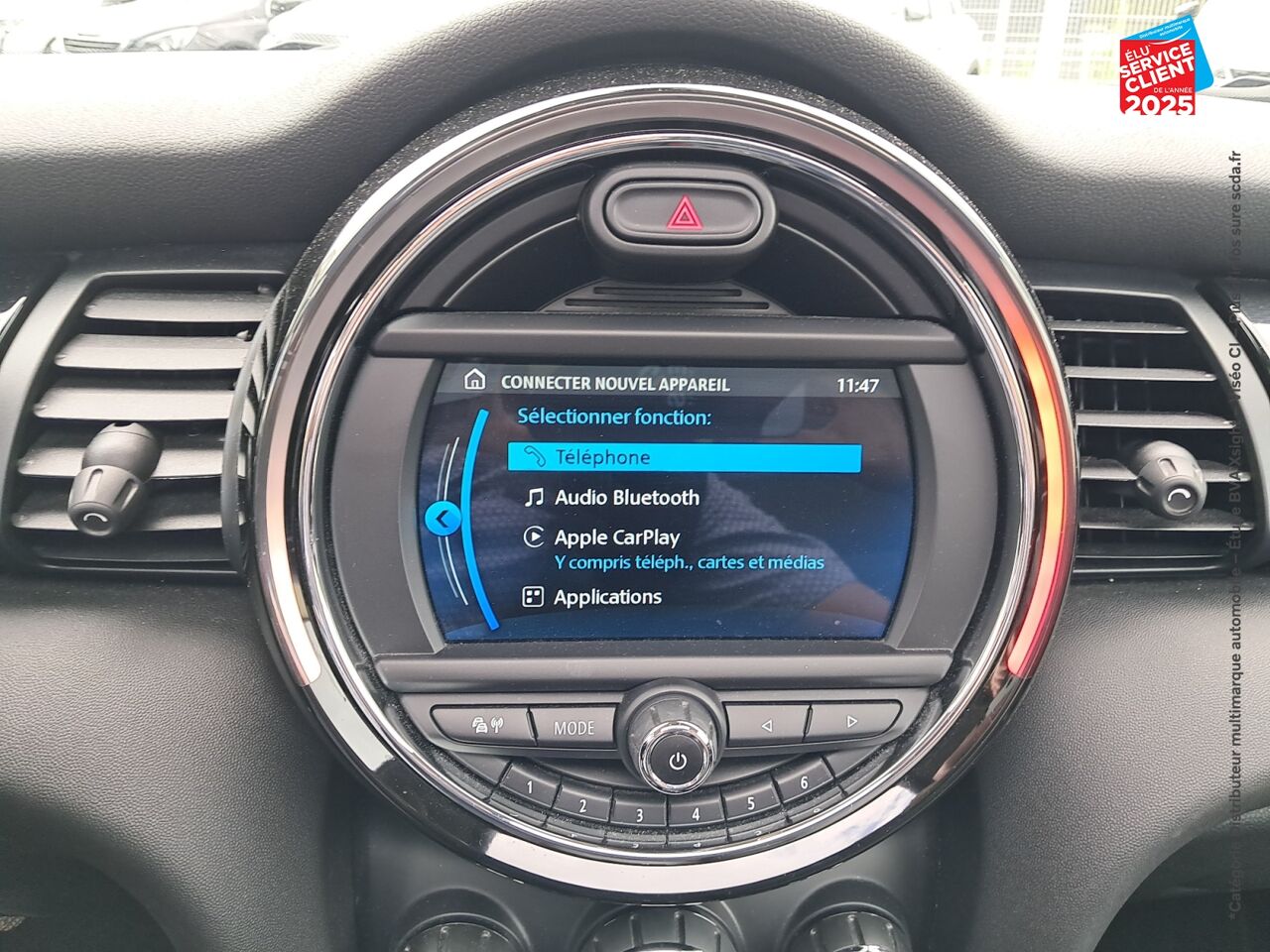 Véhicule d'occasion MINI MINI COOPER 136CH EDITION GREENWICH 115G TOUVRANT GPS CARPLAY chez BMW Pontarlier
