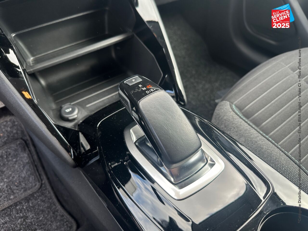 Véhicule d'occasion PEUGEOT 208 E-208 136CH STYLE RADAR AR CARPLAY chez Dacia Montbéliard