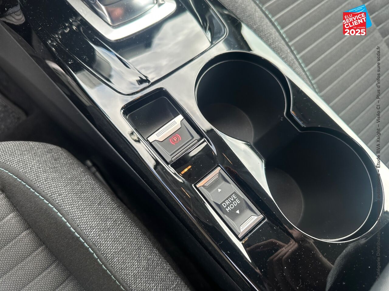 Véhicule d'occasion PEUGEOT 208 E-208 136CH STYLE RADAR AR CARPLAY chez Dacia Montbéliard