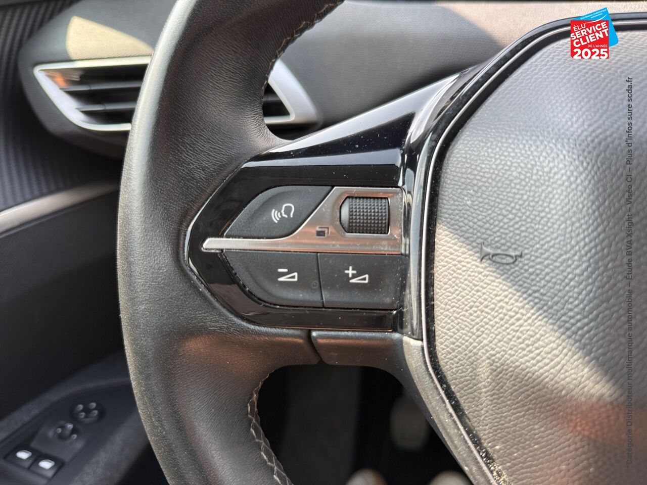Véhicule d'occasion PEUGEOT 3008 1.5 BLUEHDI 130CH E6.C ALLURE S/S 7CV GPS RADAR AR CARPLAY chez Toyota Verdun