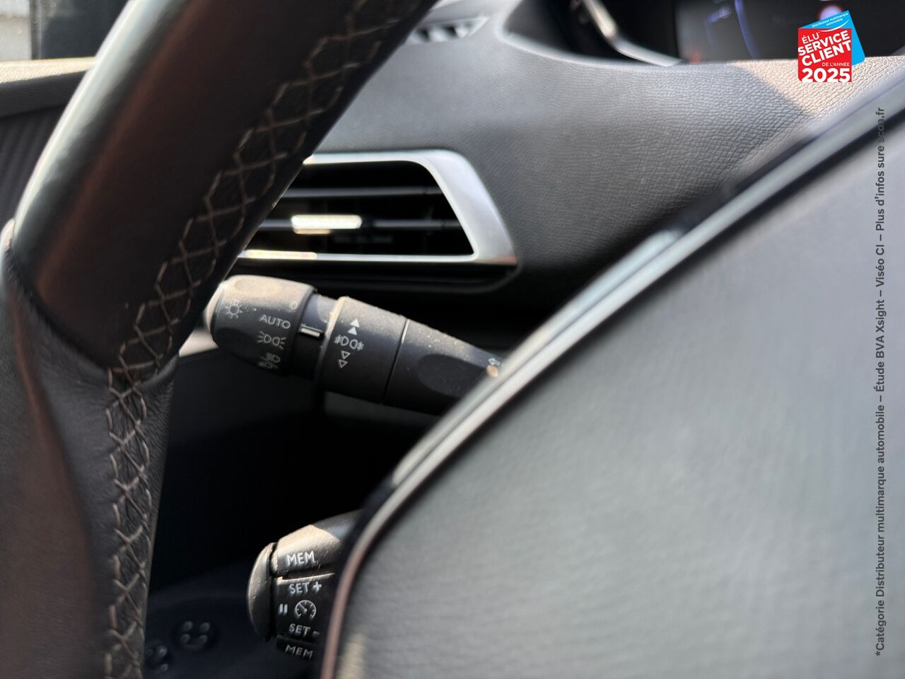 Véhicule d'occasion PEUGEOT 3008 1.5 BLUEHDI 130CH E6.C ALLURE S/S 7CV GPS RADAR AR CARPLAY chez Toyota Verdun