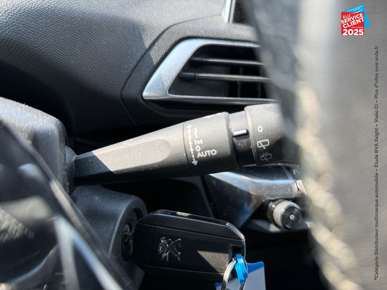 Véhicule d'occasion PEUGEOT 3008 1.5 BLUEHDI 130CH E6.C ALLURE S/S 7CV GPS RADAR AR CARPLAY chez Toyota Verdun