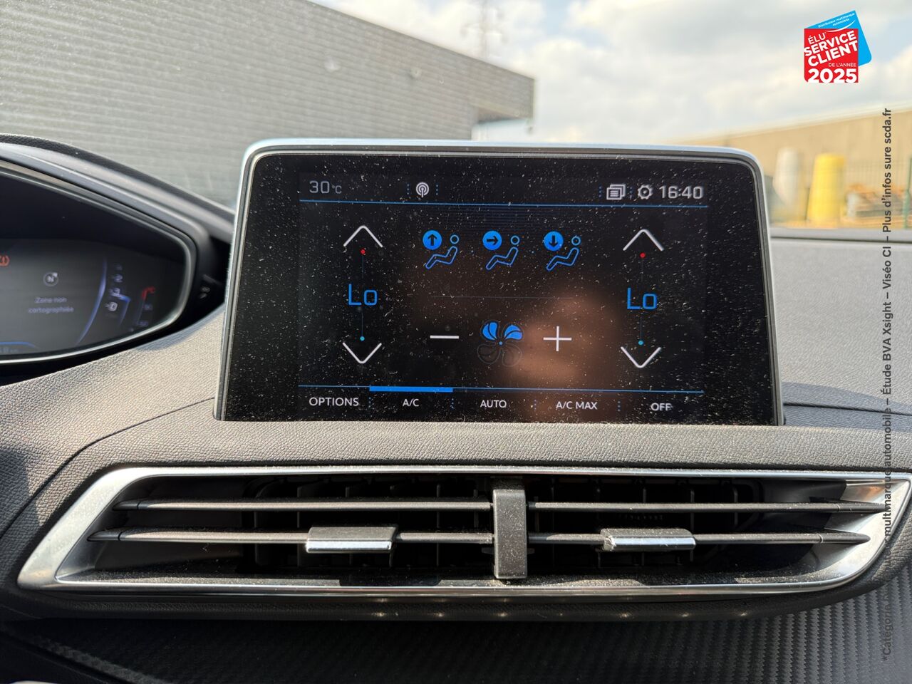 Véhicule d'occasion PEUGEOT 3008 1.5 BLUEHDI 130CH E6.C ALLURE S/S 7CV GPS RADAR AR CARPLAY chez Toyota Verdun