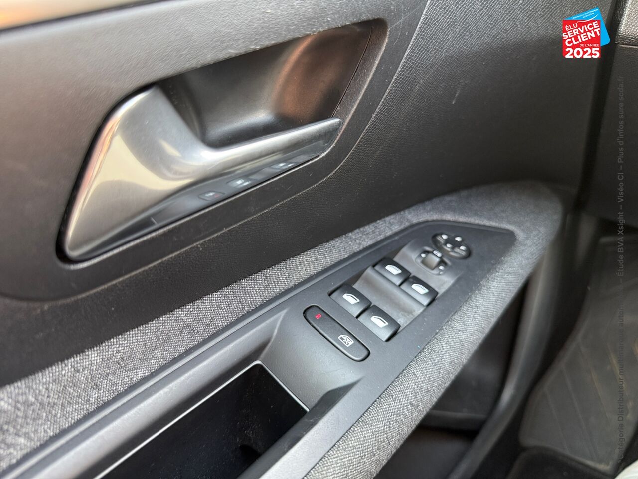 Véhicule d'occasion PEUGEOT 3008 1.5 BLUEHDI 130CH E6.C ALLURE S/S 7CV GPS RADAR AR CARPLAY chez Toyota Verdun