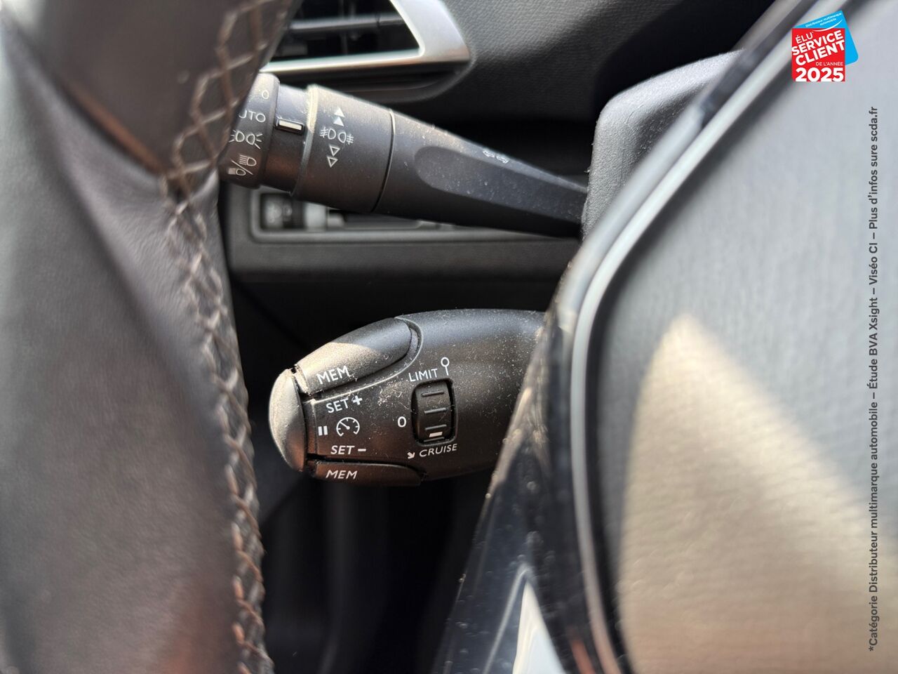 Véhicule d'occasion PEUGEOT 3008 1.5 BLUEHDI 130CH E6.C ALLURE S/S 7CV GPS RADAR AR CARPLAY chez Toyota Verdun