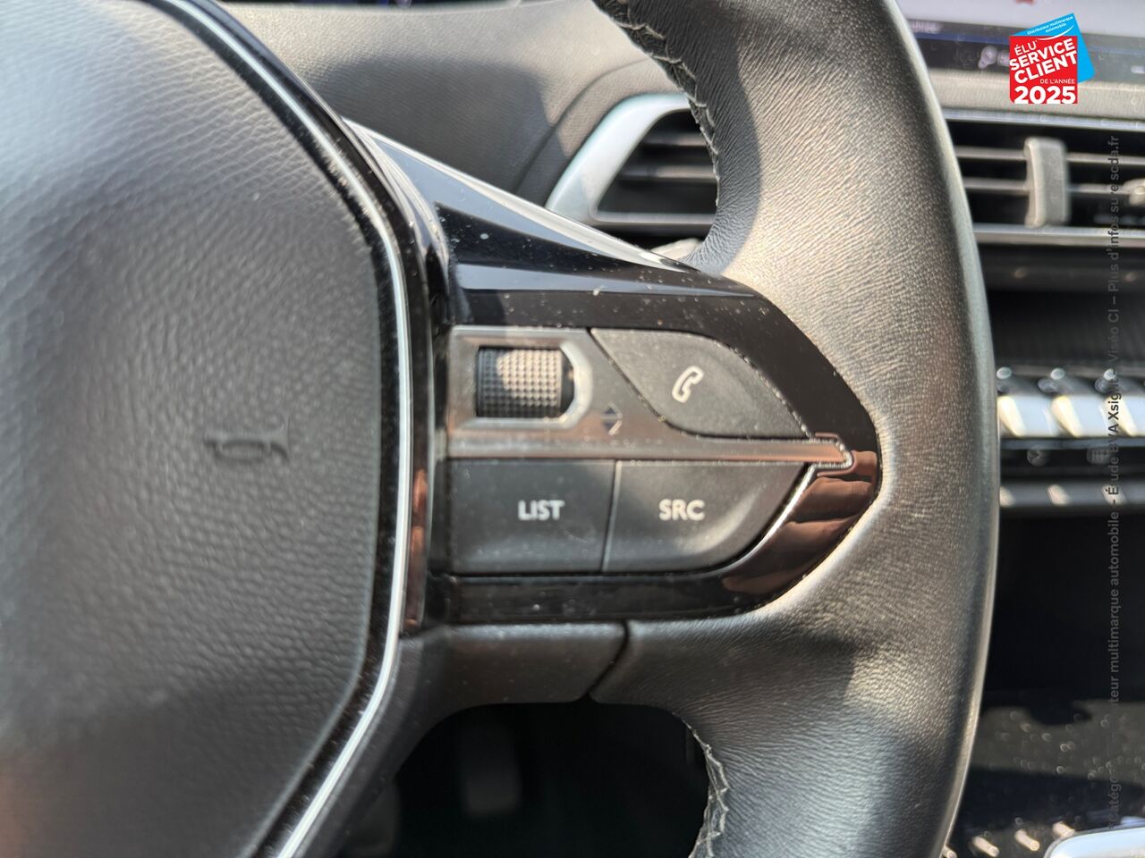 Véhicule d'occasion PEUGEOT 3008 1.5 BLUEHDI 130CH E6.C ALLURE S/S 7CV GPS RADAR AR CARPLAY chez Toyota Verdun