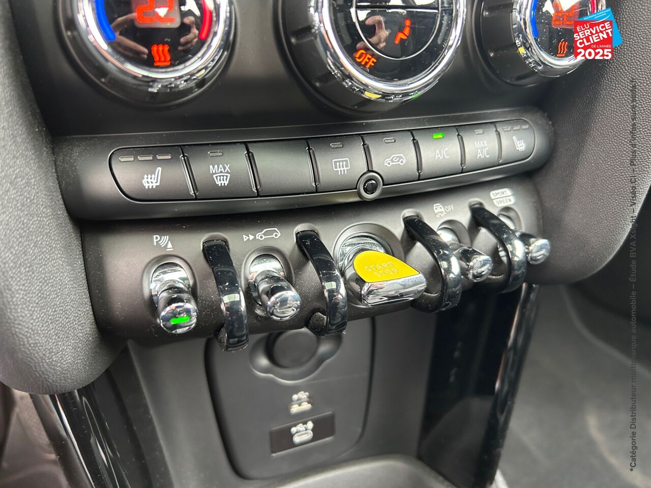 Véhicule d'occasion MINI MINI COOPER SE 184CH MOSAERT BVA chez Opel Saint-Dizier