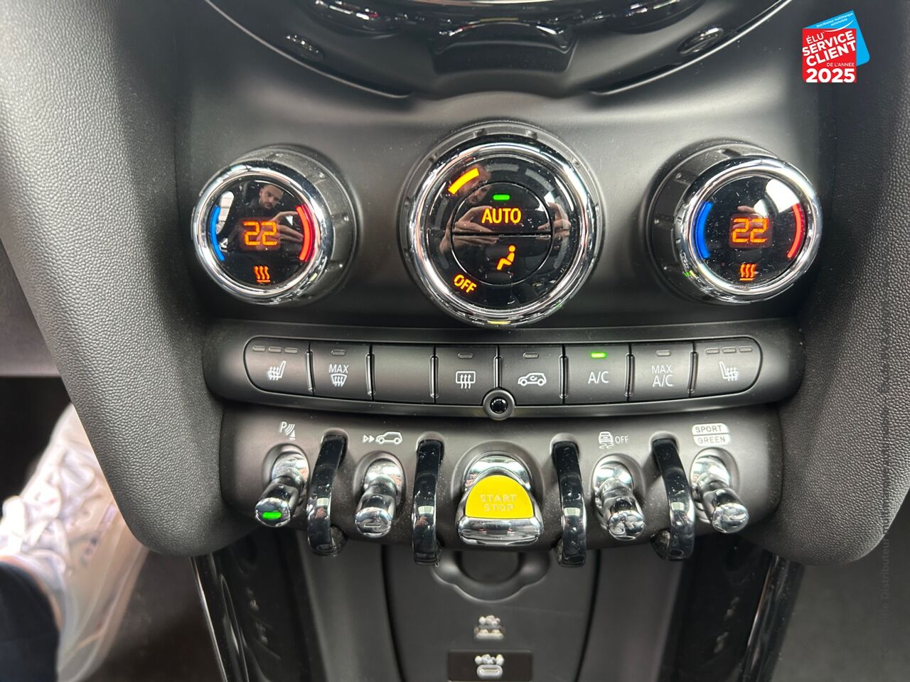 Véhicule d'occasion MINI MINI COOPER SE 184CH MOSAERT BVA chez Opel Saint-Dizier