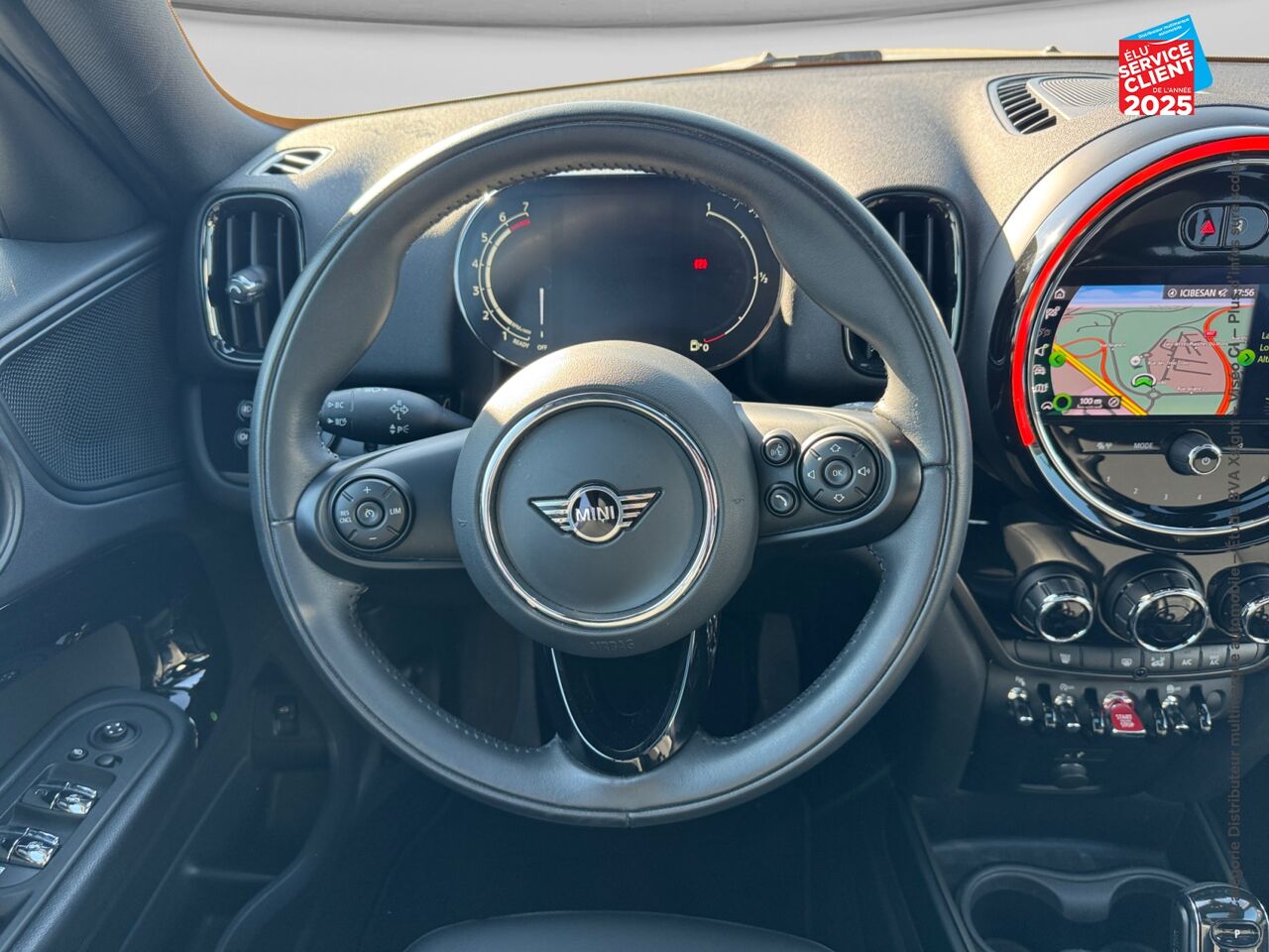 Véhicule d'occasion MINI COUNTRYMAN COOPER 136CH NORTHWOOD ALL4 BVA8 TOUVRANT SIEGES CUIR GPS CAMERA chez MINI Besançon