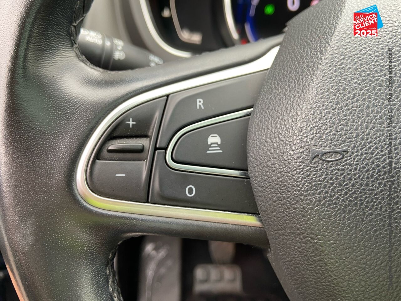 Véhicule d'occasion RENAULT SCENIC 1.7 BLUE DCI 150CH INTENS chez Nissan Belfort