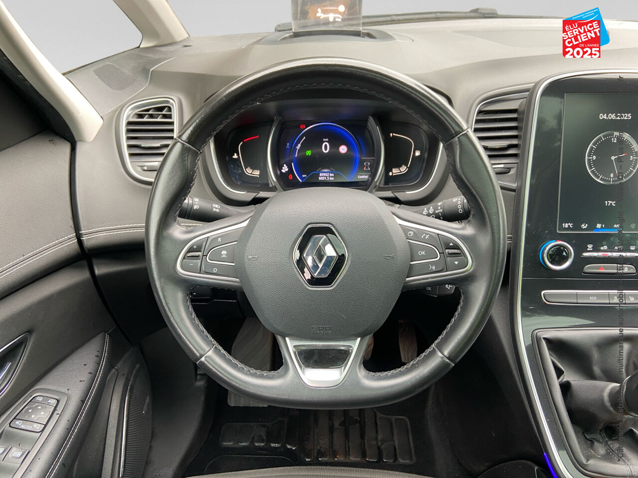 Véhicule d'occasion RENAULT SCENIC 1.7 BLUE DCI 150CH INTENS chez Nissan Belfort