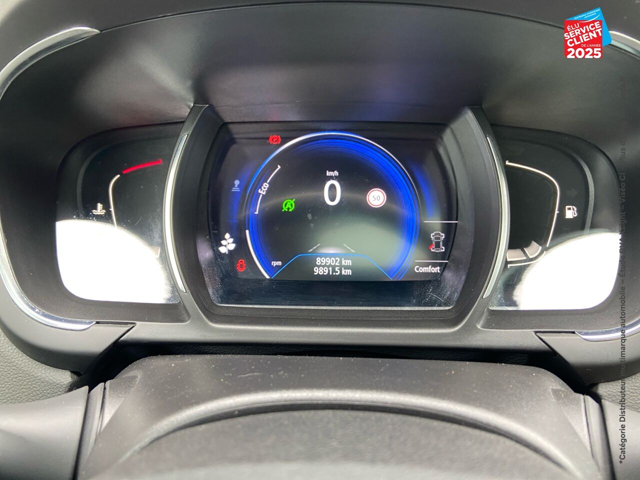 Véhicule d'occasion RENAULT SCENIC 1.7 BLUE DCI 150CH INTENS chez Nissan Belfort